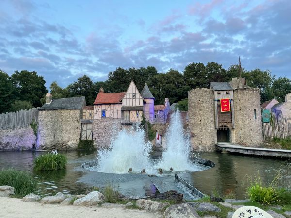 Découvrez le Puy du Fou : forfaits tout inclus pour un voyage inoubliable